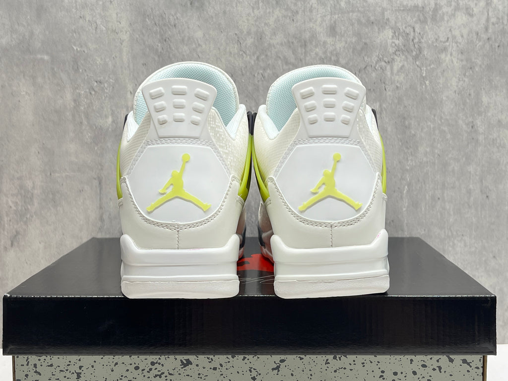 Air Jordan 4 Retro New Colorway | Chromatic Footnote