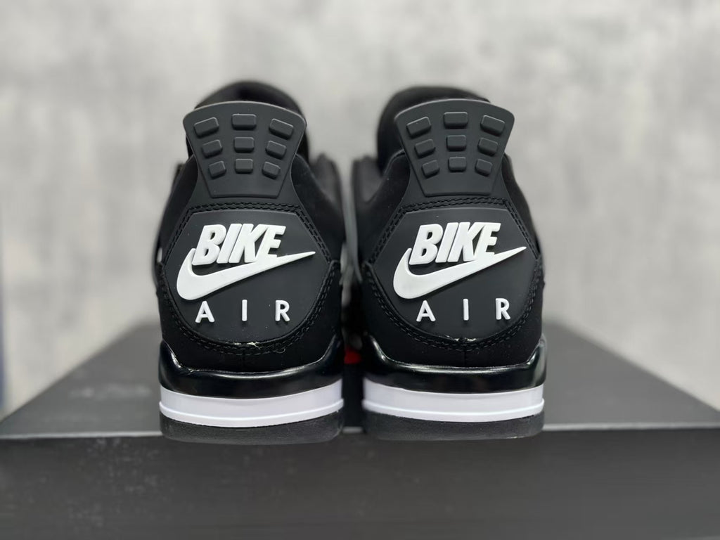 Air Jordan 4 Retro Black Motorsport | Circuit Pause
