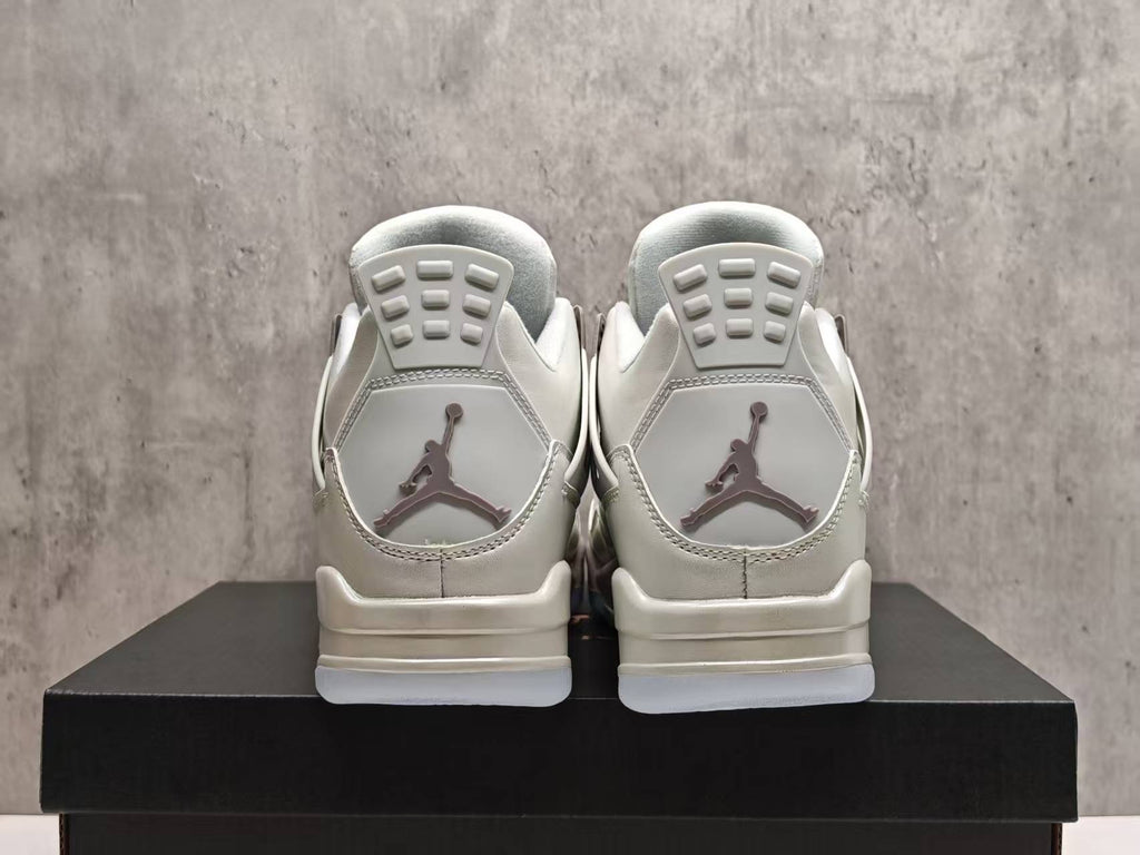 Air Jordan 4 Retro Cool Grey | Graphite Signal