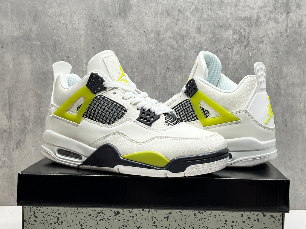 Air Jordan 4 Retro New Colorway | Chromatic Footnote