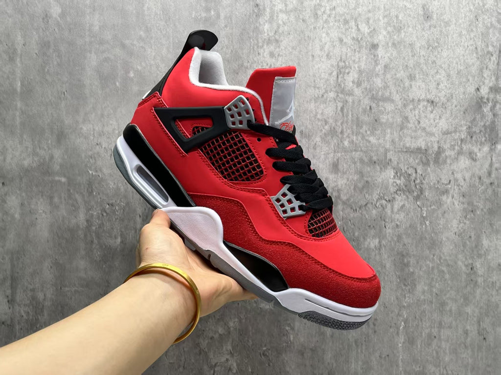 Air Jordan 4 Retro Bulls | Baseline Anthem